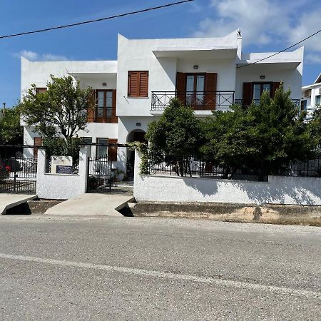 סקופלוס טאון Karagiozos Studios & Apartments מראה חיצוני תמונה