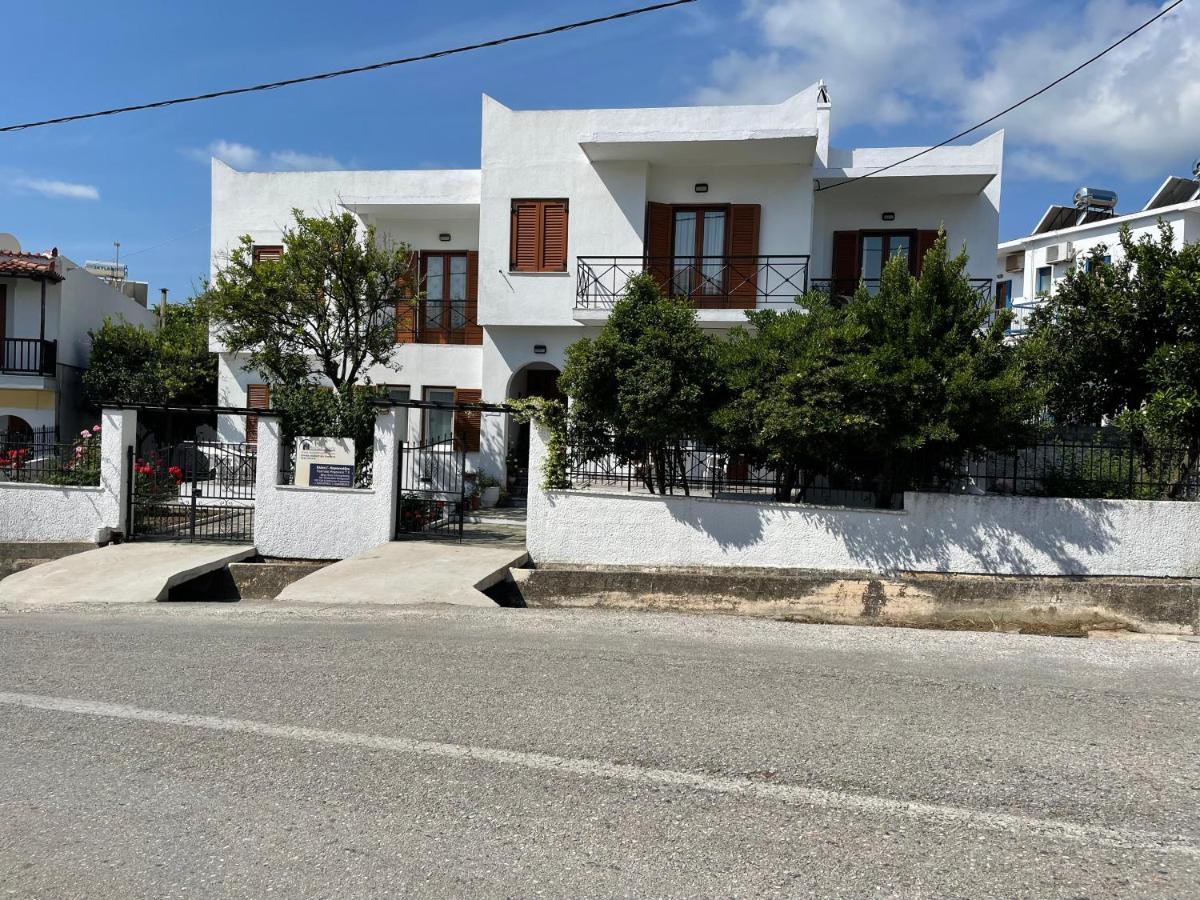 סקופלוס טאון Karagiozos Studios & Apartments מראה חיצוני תמונה