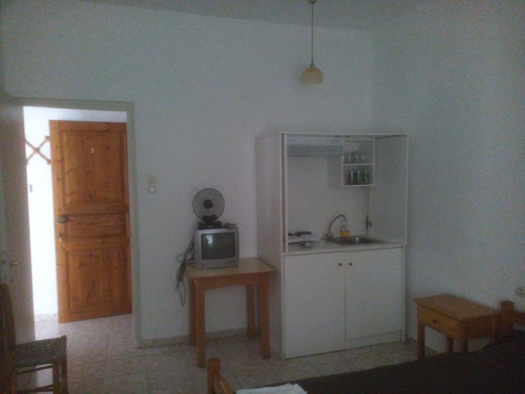 סקופלוס טאון Karagiozos Studios & Apartments מראה חיצוני תמונה