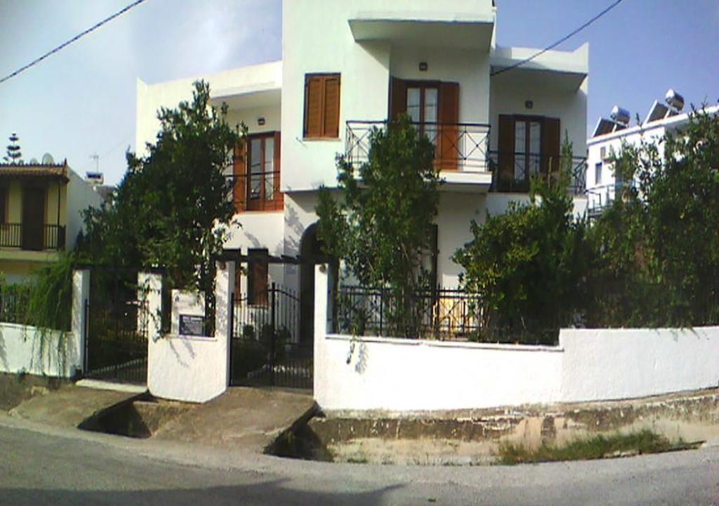 סקופלוס טאון Karagiozos Studios & Apartments מראה חיצוני תמונה